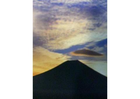 「英語を学ぶ」から「英語で学ぶ」をモットーに、補習、テスト対策から英検、将来大学やビジネスで役に立つ実践的な英語まで、幅広く学習のお手伝いをいたします。